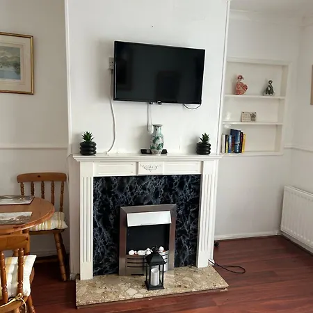 Holly 米德尔斯伯勒